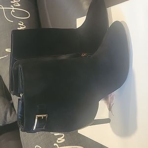 Jessica Simson booties